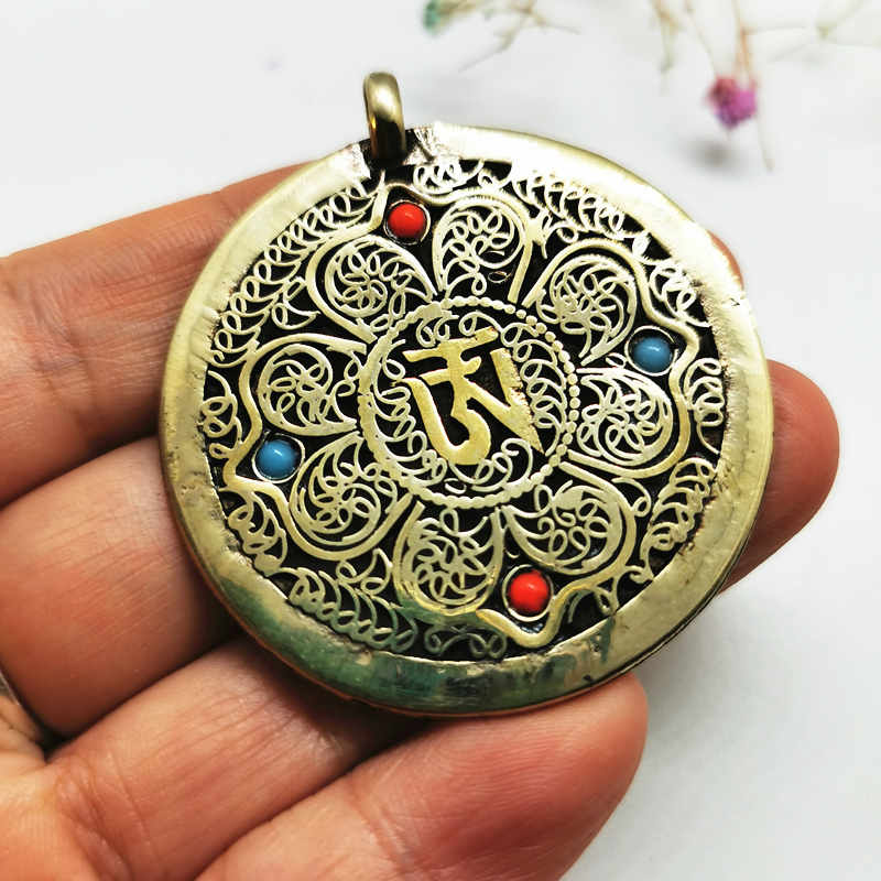 Amulet z tibetskimi mantrami O – Ethnic Fashion Com recenzja i cena